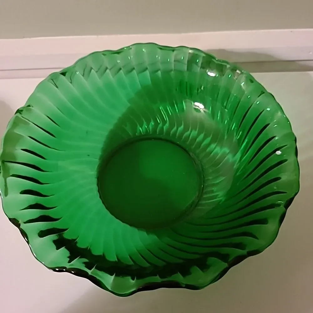 Pair of Ruffled Bowls